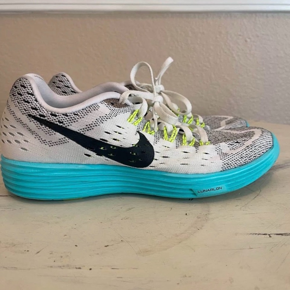 Nike White and Teal Sneakers with Black Swoosh